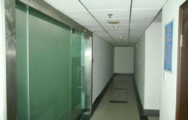 (出租) 地鐵口 超清爽裝修 一看就中 135平精裝