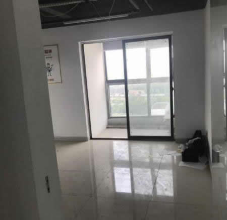 (出租) [泰豪科技廣場(chǎng)]165平,裝修好的,有1隔間隨時(shí)看