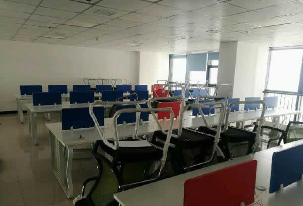 (出租) [紫晶國際廣場]240平,地鐵出口直達方便,隨時看