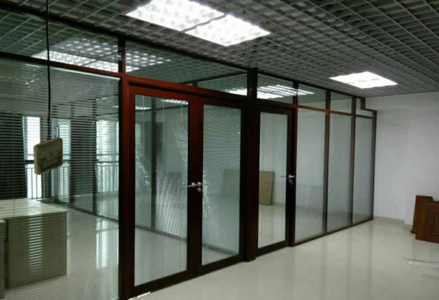 (出租) 急招租 地鐵口全新精裝修 純寫字樓 免中介費大小平方都有