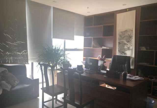 (出租) 高新財(cái)富A座200平45每平免租半月家具全帶三隔間