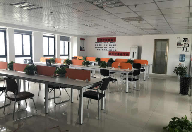 (出租) 高新財富200平僅8000有家具隔斷南北通透采光好