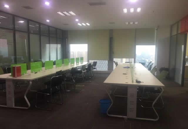 (出租) 艾溪湖地鐵口 低價招租，3+1格局。236平米所有家具轉讓