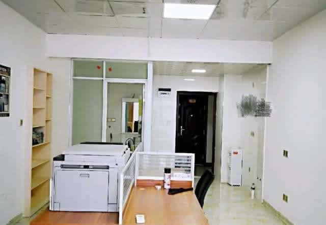 (出租) 顛峰財(cái)富廣場(chǎng)50平辦公室,僅租1800！帶辦公家具